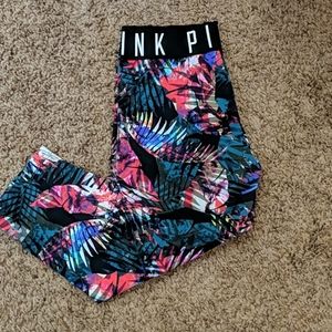 VS Pink Ultimate Crop Leggings